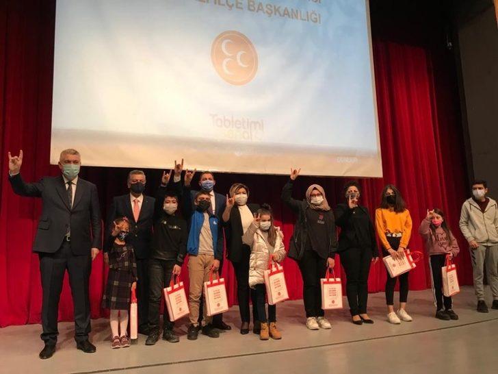 Milliyetçi Hareket Partisi’nden öğrencilere tablet desteği G1