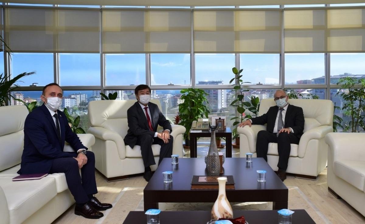 Rekt&ouml;r &Uuml;nal: &ldquo;T&uuml;rk k&uuml;lt&uuml;r ve mirasını koruyup ileriki kuşaklara aktarmamız gerekiyor&rdquo;