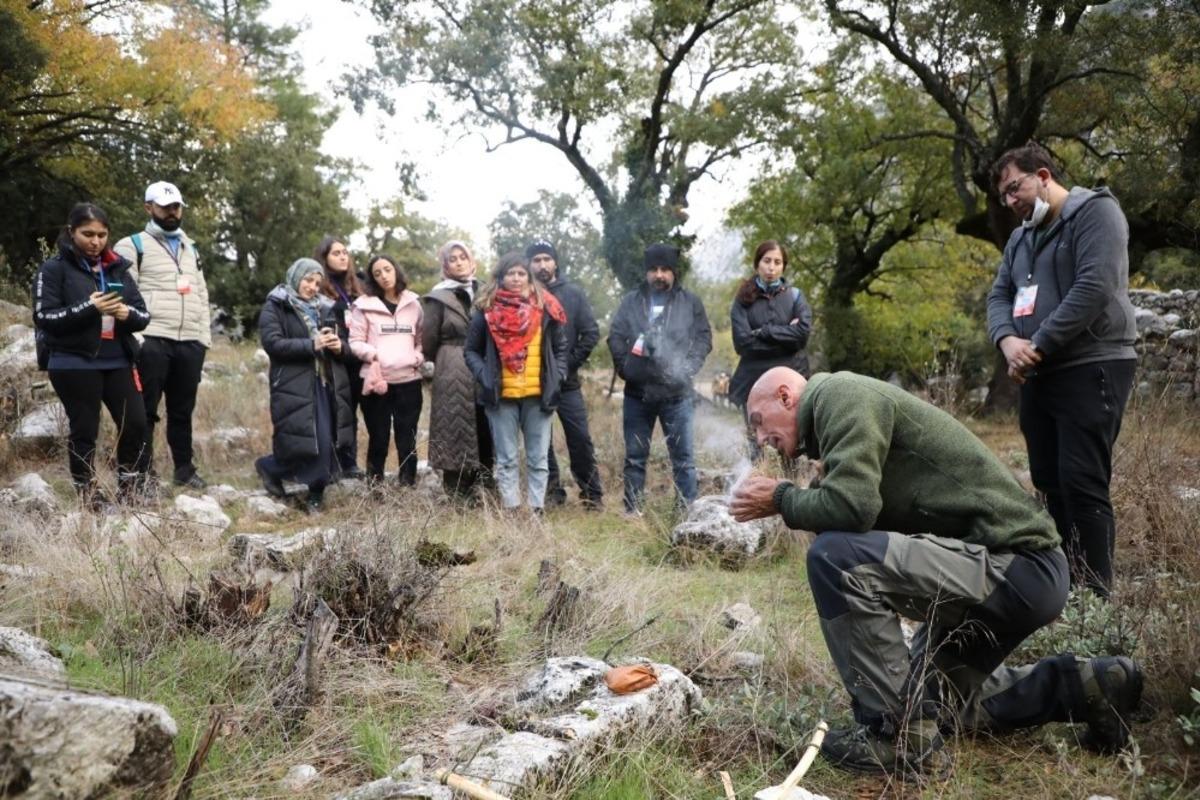 Doğada hayatta kalmanın tekniklerini uygulamalı &ouml;ğreniyorlar