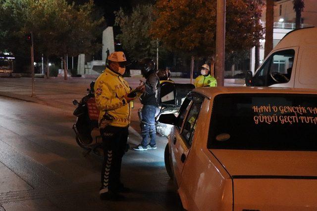 Denizli’de sokağa çıkma yasağına uymayan 15 kişiye cezai işlem uygulandı