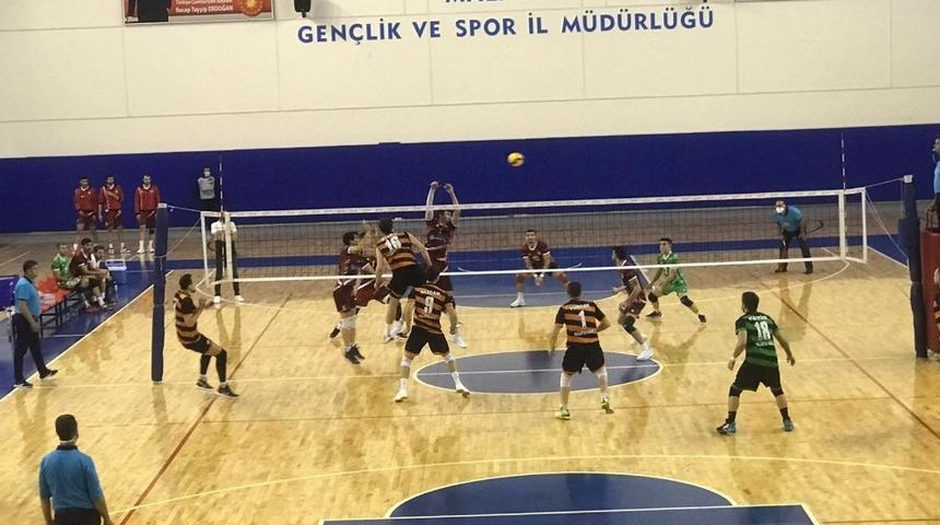 Malatya B&uuml;y&uuml;kşehir Belediyespor zirve takibini s&uuml;rd&uuml;rd&uuml;