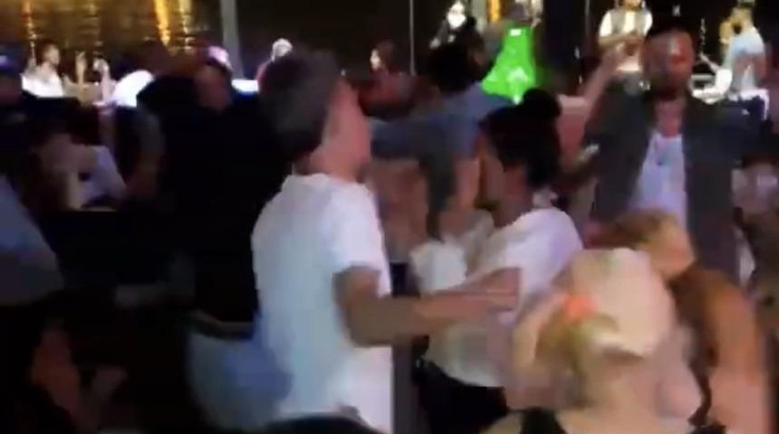 Eğlence mekanına d&ouml;n&uuml;şt&uuml;r&uuml;len evde 15 kişi su&ccedil;&uuml;st&uuml; yakalandı