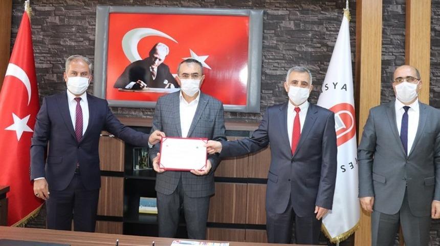 Gümüşhacıköy Hasan Duman MYO’ya Sıfır Atık Yetki Belgesi