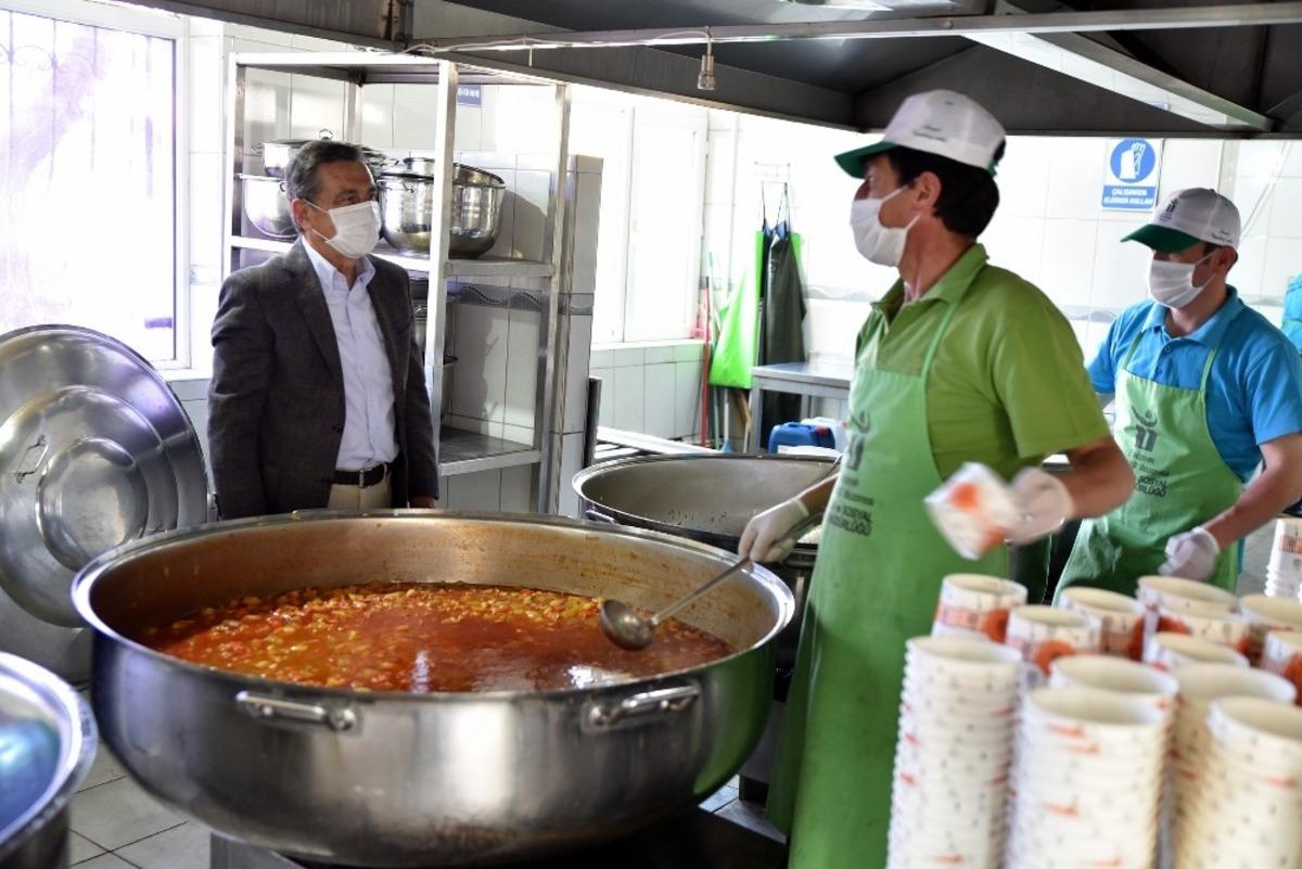 &ldquo;Evde kal Tepebaşı biz varız&rdquo;