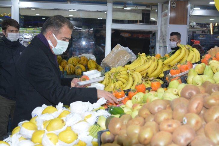 Vali Akbıyık manav alışverişini kendisi yaptı G2