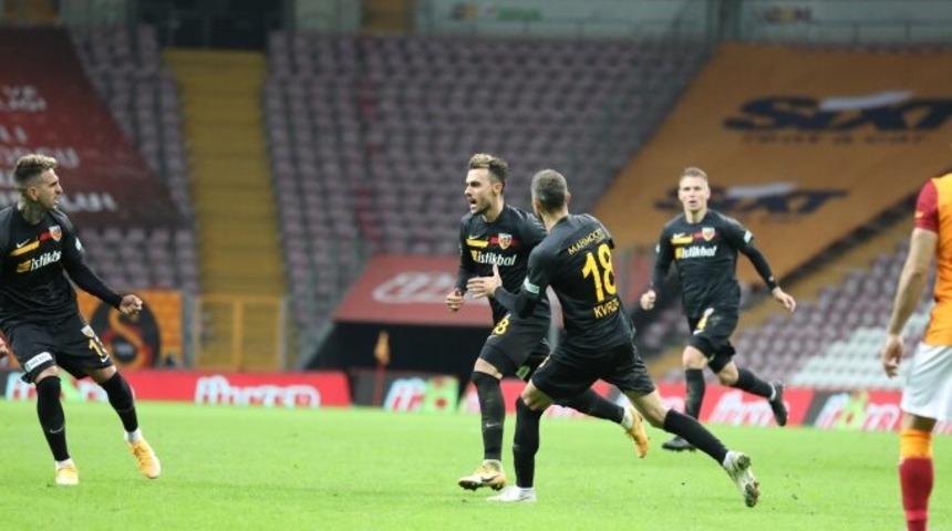 Kayserispor'da Lennon, Aziz Behich ve Campanharo a&ccedil;ıklamalarda bulundu