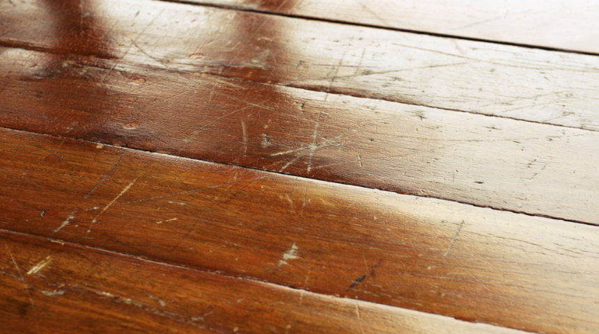 Ahşaplarınızdaki &ccedil;izikleri silgi gibi silen y&ouml;ntem! 'Ne mayonez mi?' demeyin...