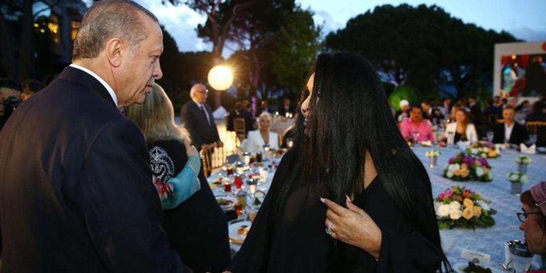 Erdoğan'ın iftar yemeğine &uuml;nl&uuml;ler akın etti
