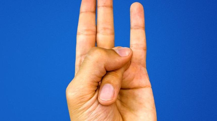 Elinizi bu pozisyonda tutun! Sonrasına inanamayacaksınız...