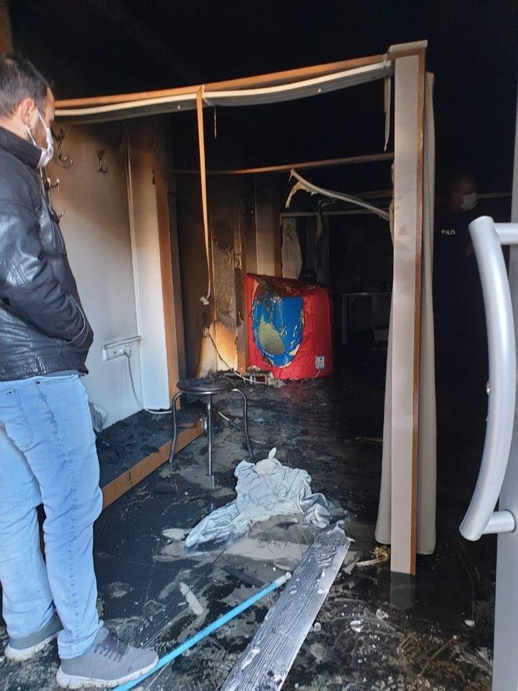 Türkeli’de bir dükkan yandı G4