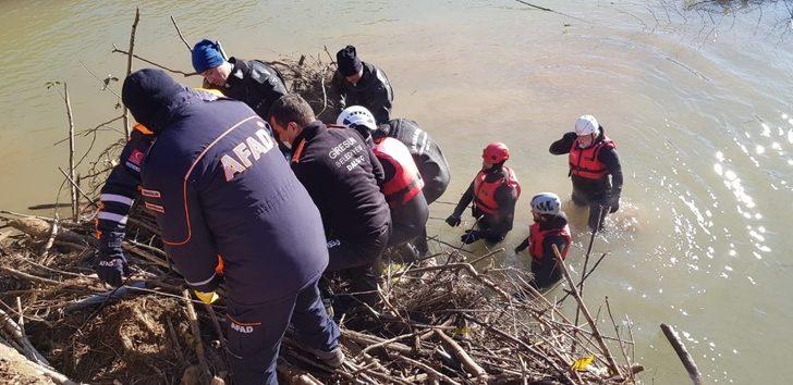Giresun’da dereye uçan aracın kayıp sürücüsünün cansız bedeni bulundu G4