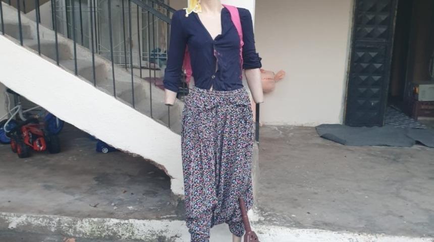 Korona virüse dikkat çekmek için cansız mankene maske taktı