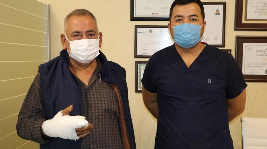 Kopan parmağı yerine dikildi