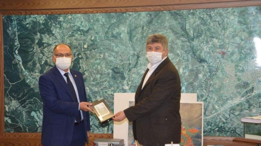 Gediz Belediyesi&rsquo;nden ihtiya&ccedil; sahibi &ouml;ğrencilere tablet desteği