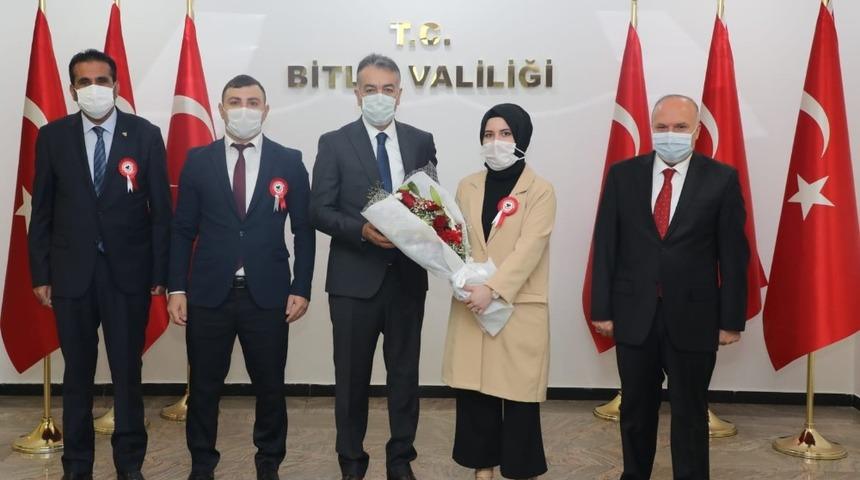 Vali Çağatay öğretmenleri makamında kabul etti