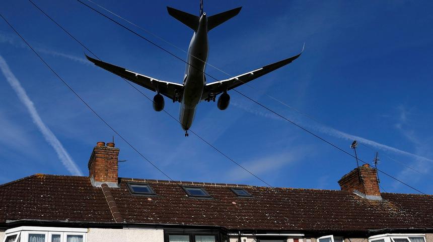 İngiltere karantina süresini 15 aralıktan itibaren 5 güne indirdi