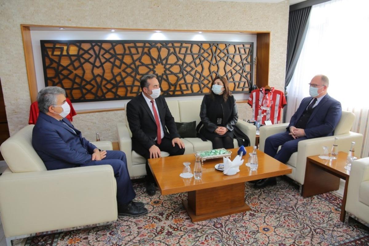 Başkan Bilgin &ldquo;Biz eğitim camiasının emrindeyiz&rsquo;&rsquo;