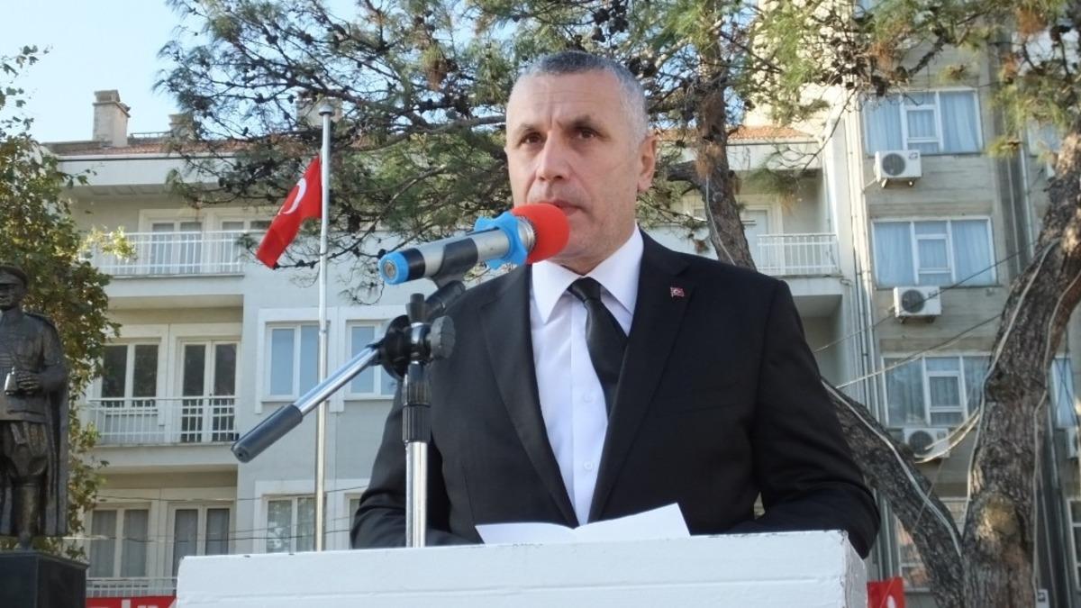 Burhaniye&rsquo;de &Ouml;ğretmenler G&uuml;n&uuml; kutlandı