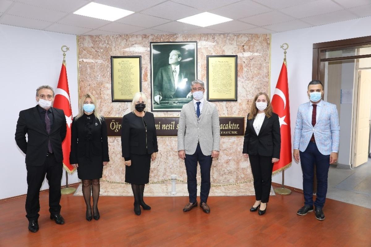 Başkan Oktay, &ouml;ğretmenleri unutmadı