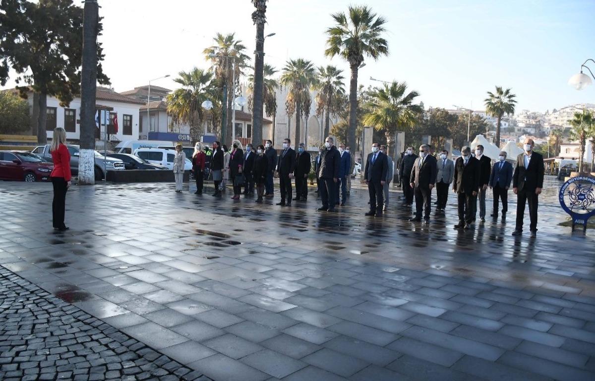 Kuşadası&rsquo;nda &ouml;ğretmenler g&uuml;n&uuml; kutlaması