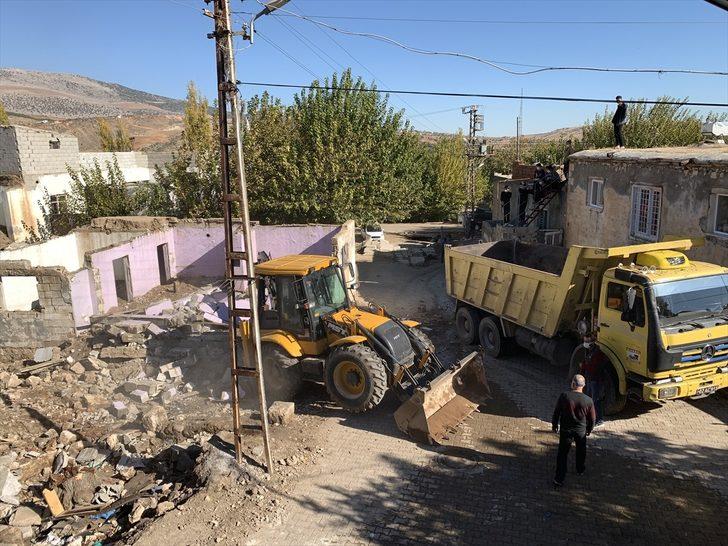 Perre Antik Kenti sınırlarında kalan 12 evin yıkımına başlandı G1