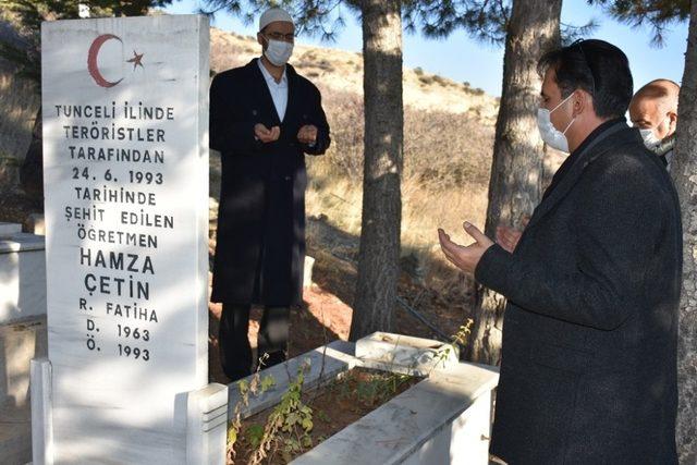 Karaman’da şehit öğretmen mezarı başında anıldı