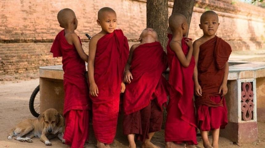 İşinden Ayrılıp, Sahip Olduklarını Satıp, Sırt &Ccedil;antasıyla 3 Sene Boyunca 60 &Uuml;lke Gezen Adam