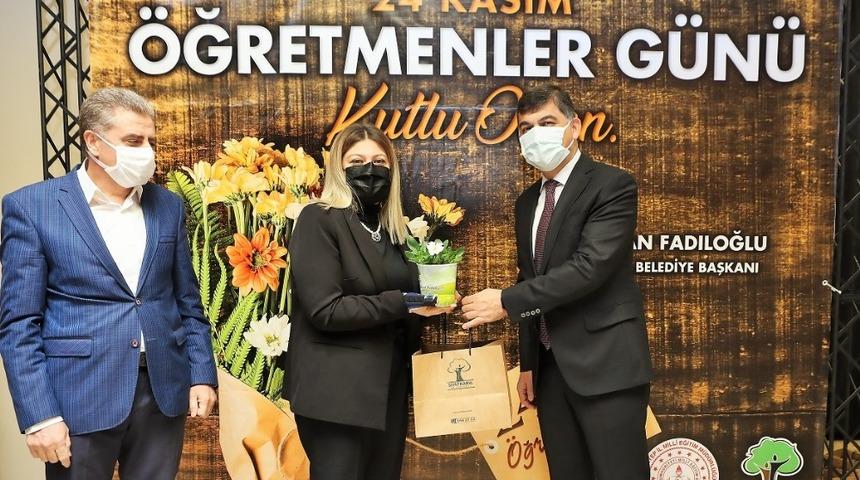 Başkan Fadıloğlu &ouml;ğretmenlerle buluştu