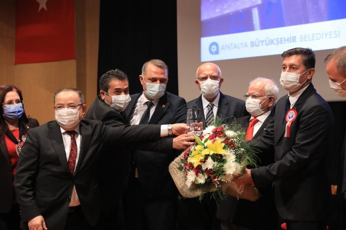 B&uuml;y&uuml;kşehir Belediyesi &Ouml;ğretmenler G&uuml;n&uuml;&rsquo;n&uuml; kutladı