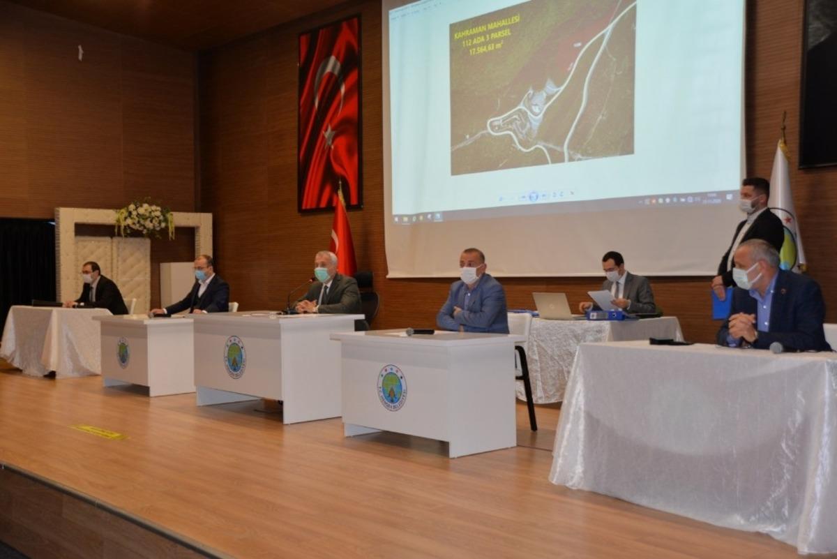 Hendek&rsquo;te 19 adet taşınmazdan 8&rsquo;i ihaleye &ccedil;ıktı