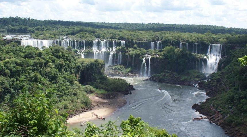 Igua&ccedil;u Şelalesi