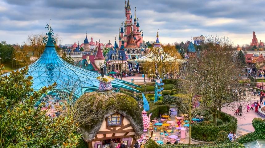 İ&ccedil;indeki &Ccedil;ocuğu &Ouml;ld&uuml;rmeyenler İ&ccedil;in: Eurodisney
