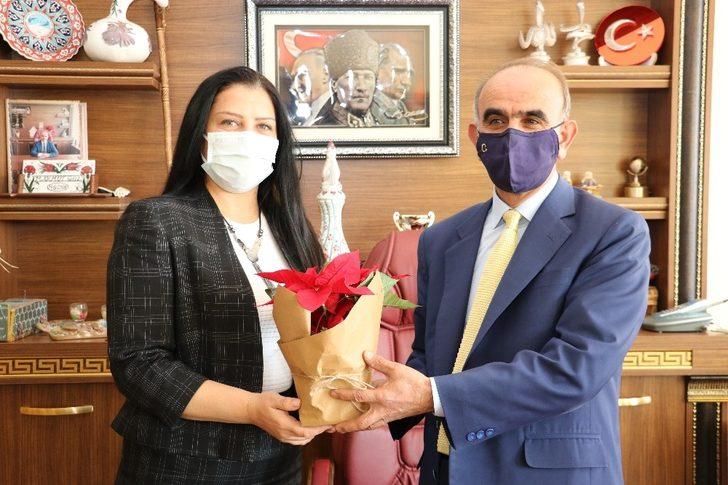 Başkan Yılmaz’dan öğretmenlere çiçek G1