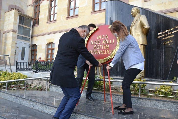Biga’da Öğretmenler Günü kutlandı G3
