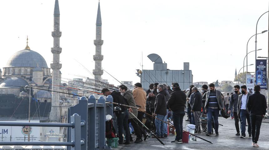 Balık tutma telaşı koronavirüsü unutturdu!