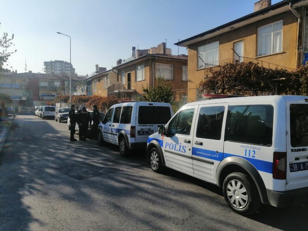 Yalnız yaşayan yaşlı kadın evinde &ouml;l&uuml; bulundu