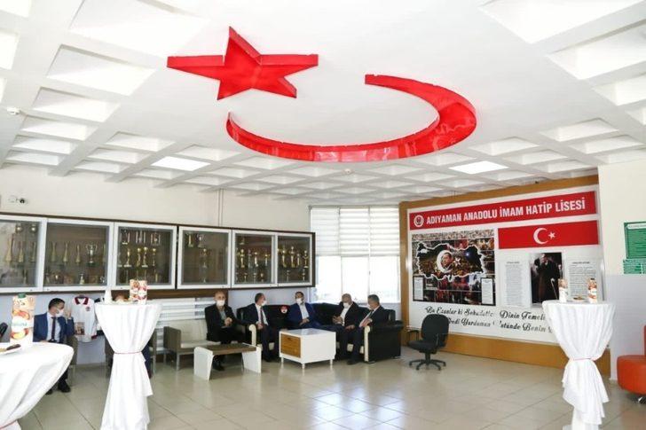 Başkan Kılınç 5 bin öğretmene kitap hediye etti G3