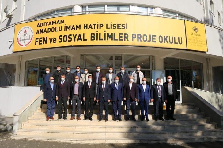 Başkan Kılınç 5 bin öğretmene kitap hediye etti G4