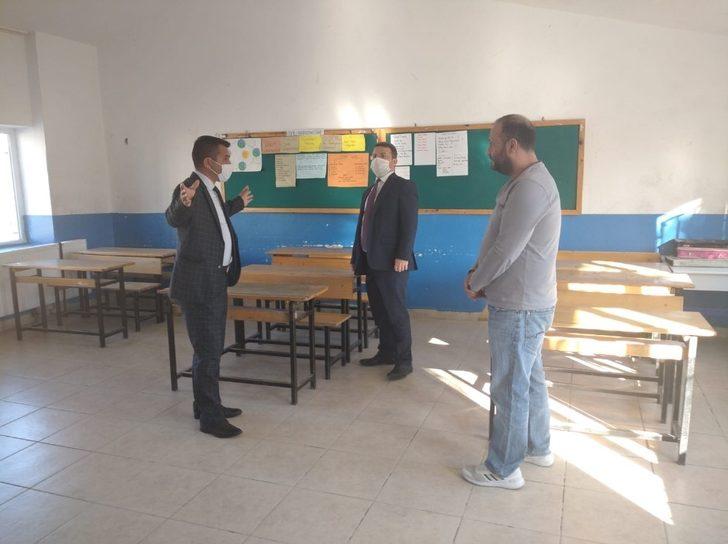 Kaymakam Çimşit, yıkım kararı çıkan okulu inceledi G3