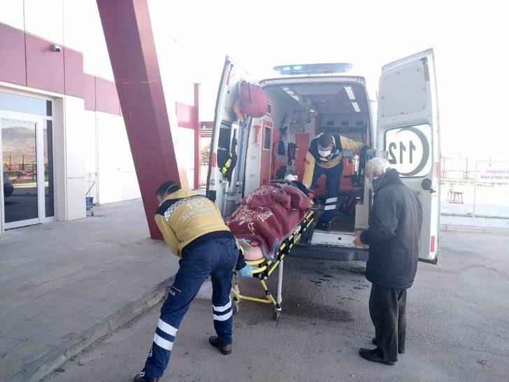 Sivas’ta otomobil takla attı: 4 yaralı G5