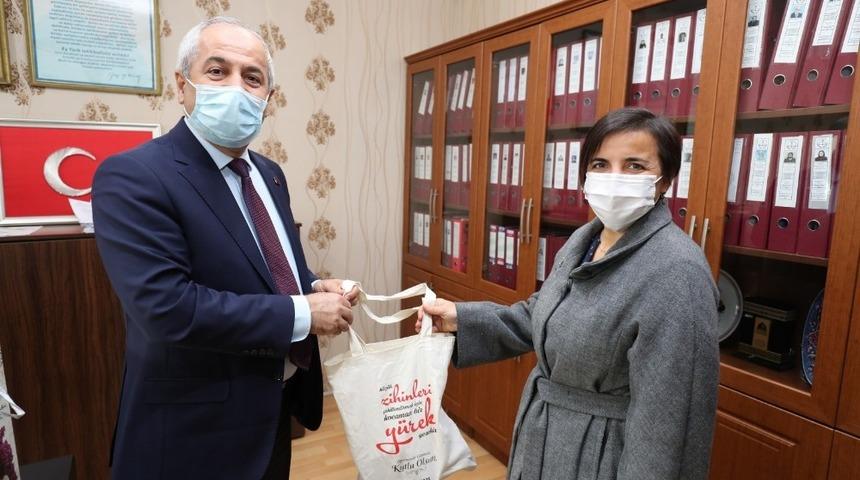 Başkan B&uuml;y&uuml;kg&ouml;z &Ouml;ğretmenlerin &Ouml;ğretmenler G&uuml;n&uuml;n&uuml; tebrik etti