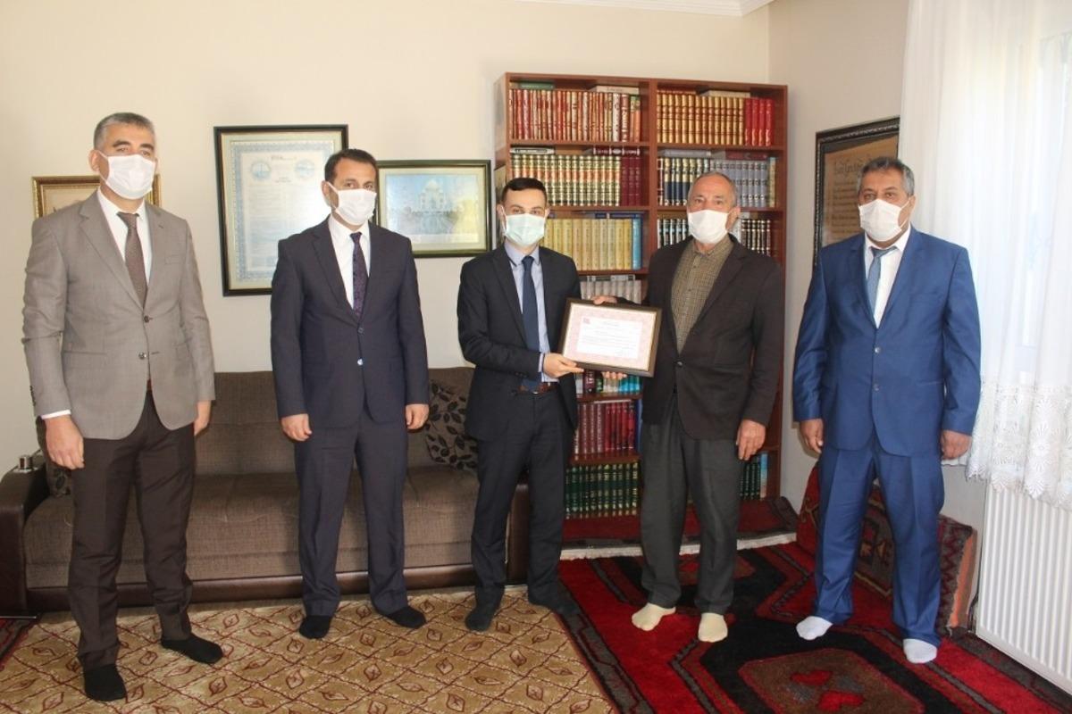 Kahta&rsquo;da &Ouml;ğretmenler G&uuml;n&uuml; kutlandı