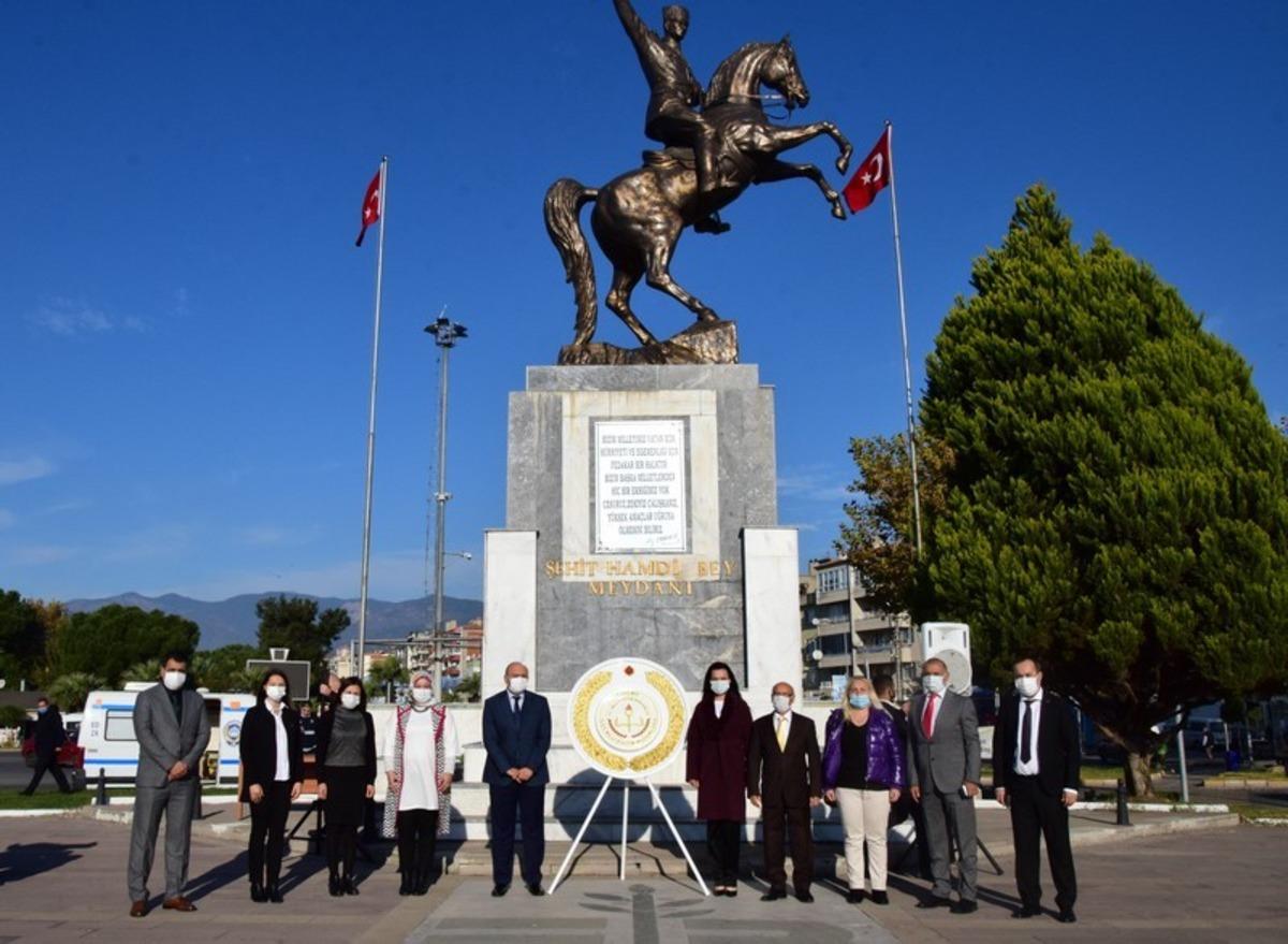 Edremit&rsquo;te &Ouml;ğretmenler G&uuml;n&uuml;&rsquo;nde anlamlı etkinliklere imza atıldı