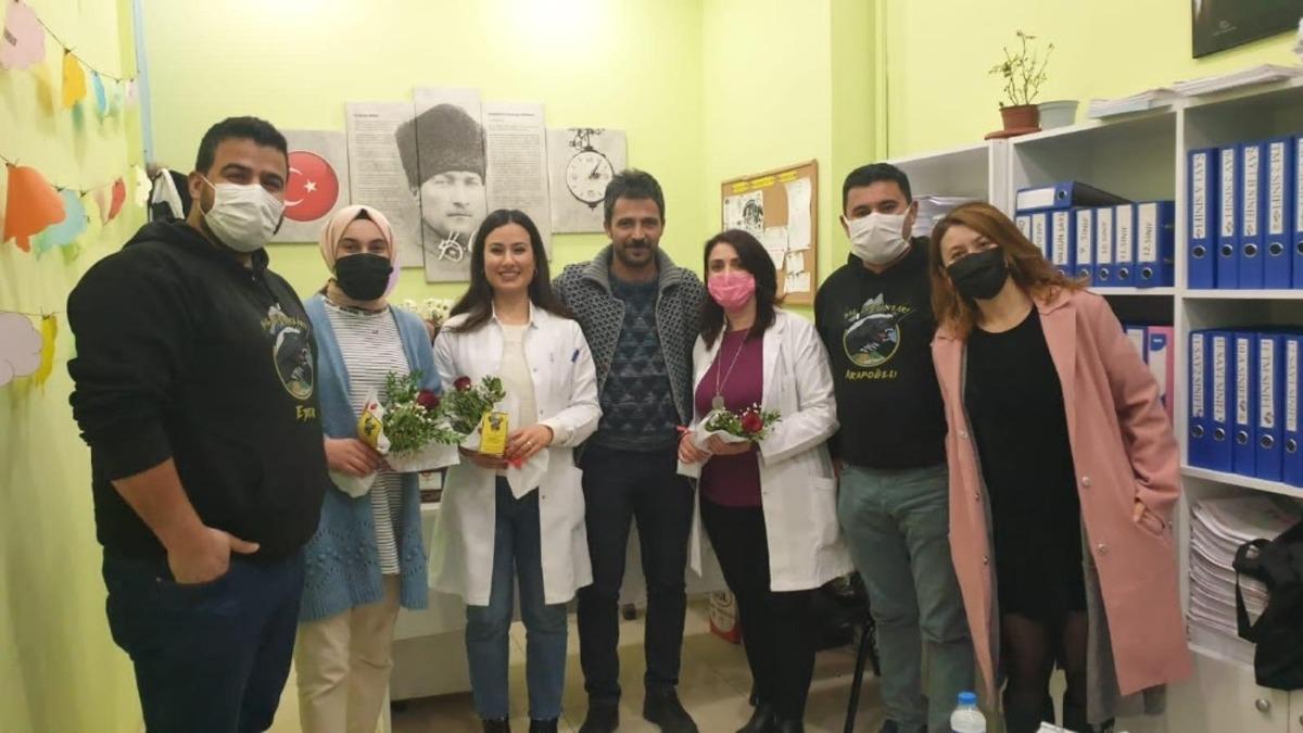 Bal Porsuklarından &Ouml;ğretmenler G&uuml;n&uuml; etkinliği