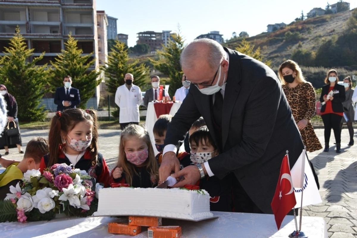 OM&Uuml; Vakıf Koleji&rsquo;nde &Ouml;ğretmenler G&uuml;n&uuml;