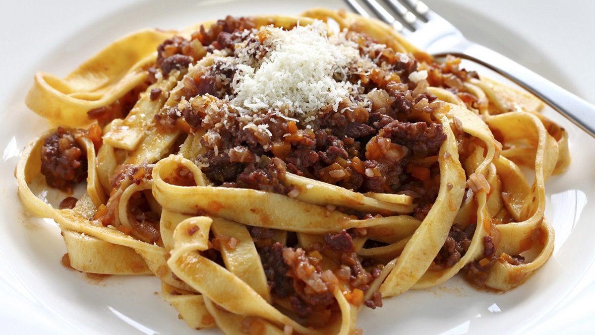 Fettucini Bolonez