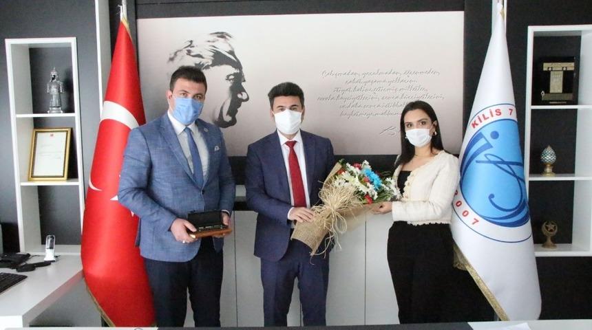 &Uuml;lk&uuml; Ocaklarından Rekt&ouml;r Karacoşkun&rsquo;a  &ouml;ğretmenler g&uuml;n&uuml; kutlaması