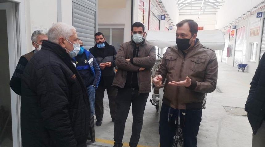 Başkan Y&uuml;ksel hal esnafını dinledi