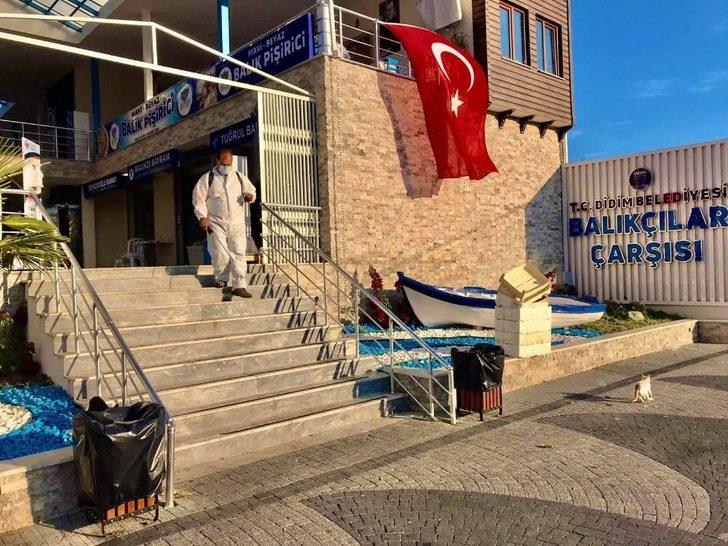 Didim’de pazaryerleri dezenfekte ediliyor G2