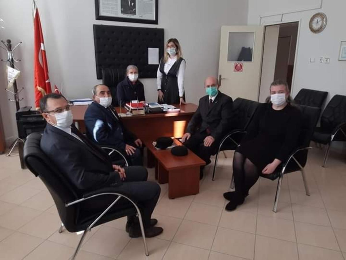 &Ccedil;ifteler&rsquo;de muhtarların &Ouml;ğretmenler G&uuml;n&uuml; ziyaretleri